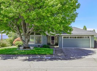 1701 Willow Glen Way, Medford, OR 97504