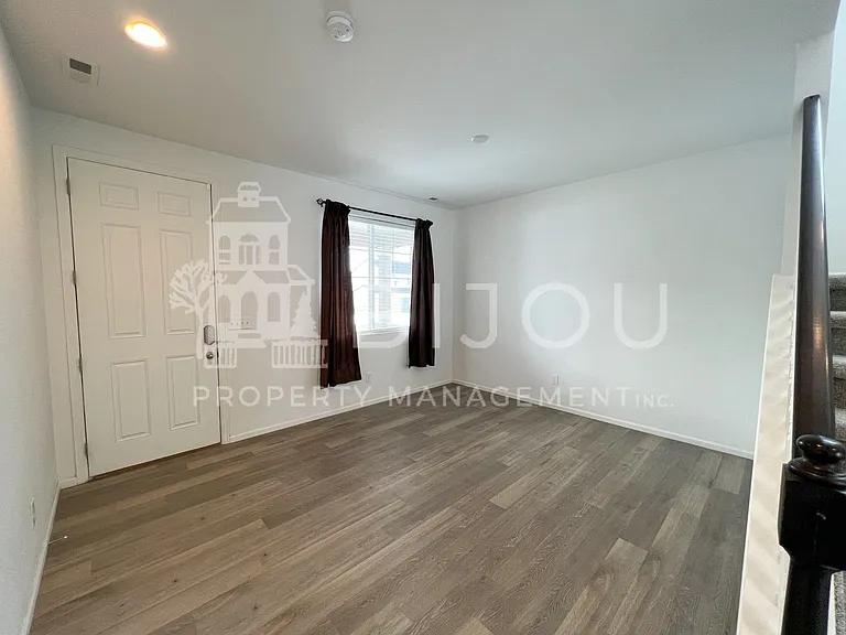 5250 Makalu Dr — Photo 6