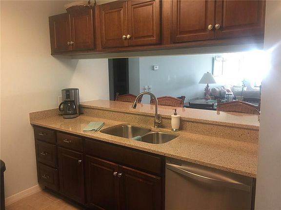 3rd image of 11 Plantation Dr APT 101