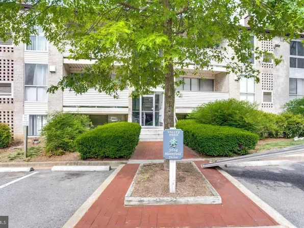 5614 Bloomfield Dr APT 204, Alexandria, VA 22312