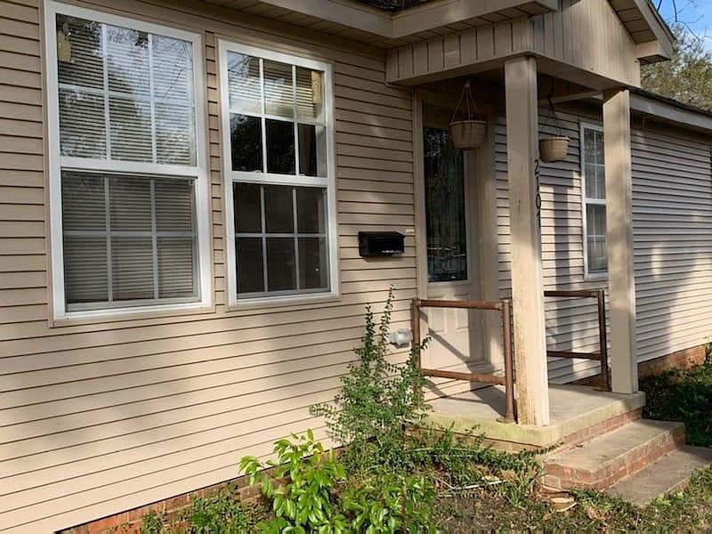2nd image of 2107 8th St