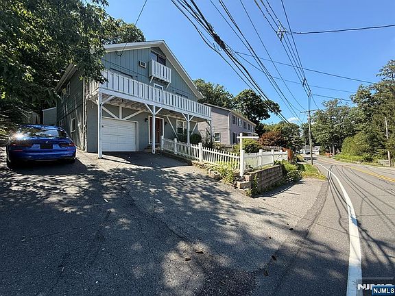 2nd image of 208 Maxim Drive