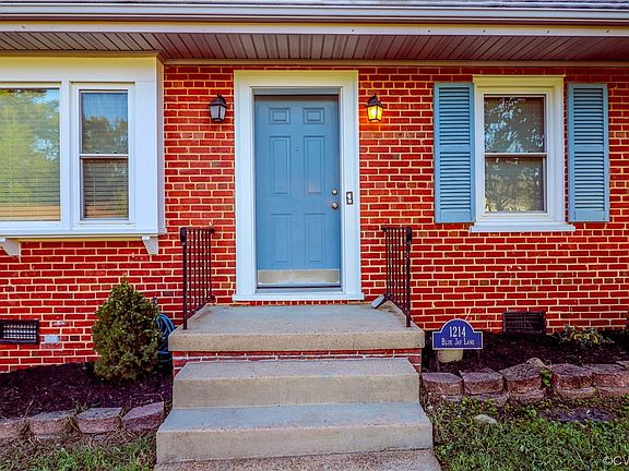 2nd image of 1214 Blue Jay Ln