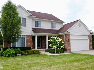 36182 Saint Clair Dr, New Baltimore, MI 48047