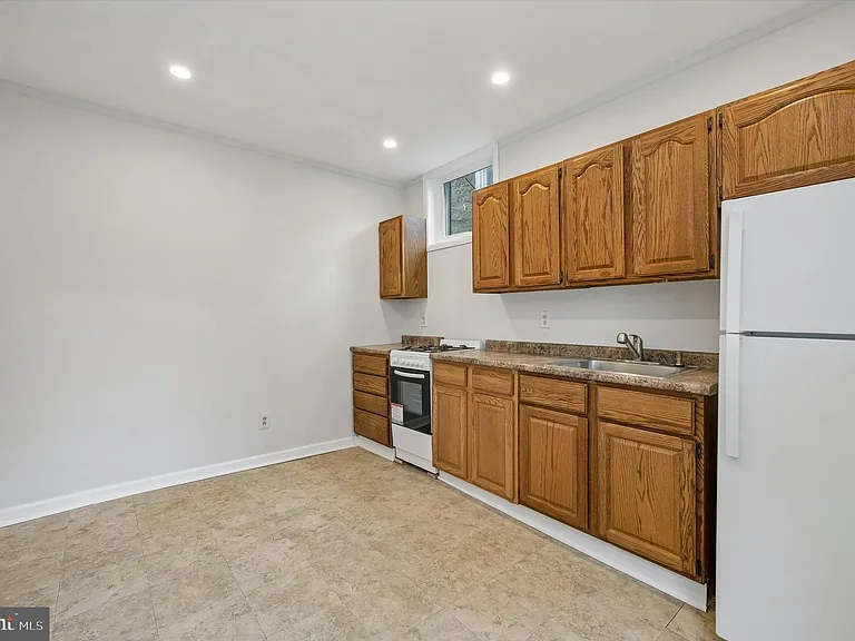 402 Fairmount Ave — Photo 13