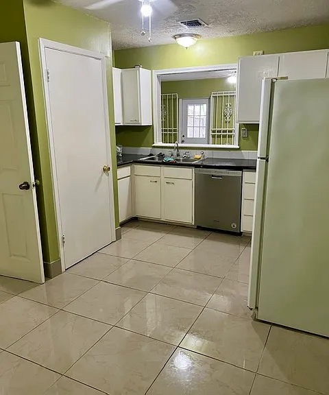 8372 Leamont Dr — Photo 4