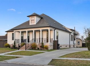 413 Livingston Ave, Arabi, LA 70032