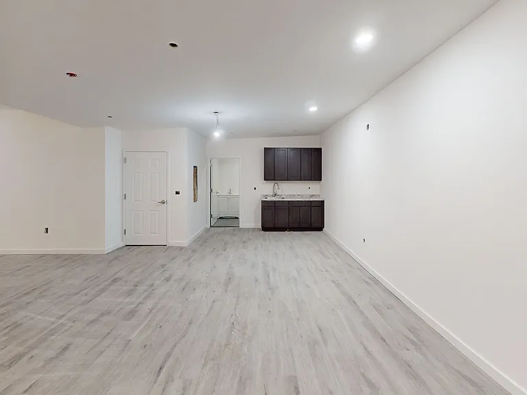 252 Washington St — Photo 31