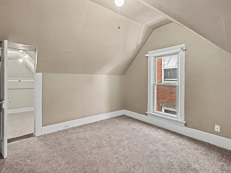 46 S Lincoln St — Photo 16