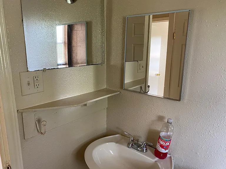 1136 San Francisco St — Photo 20