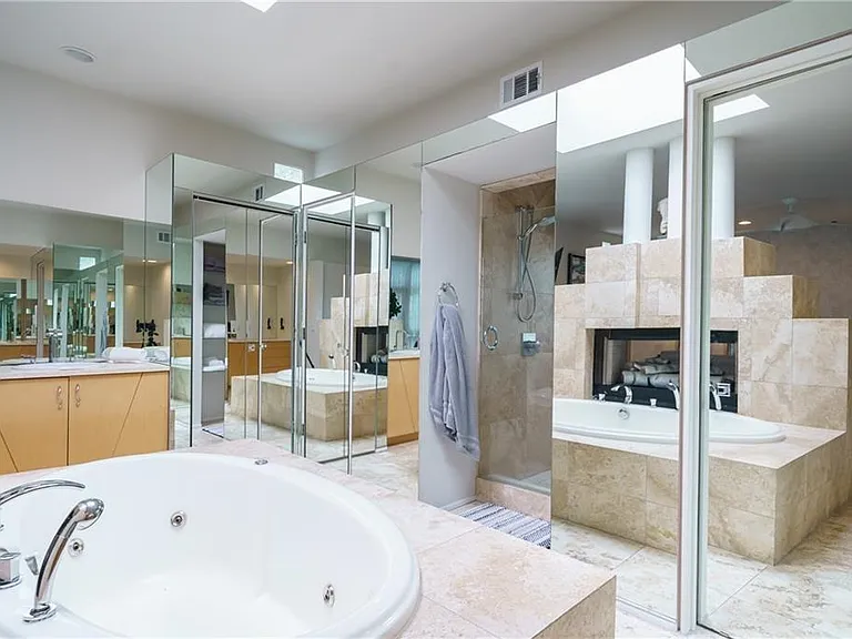 114 Lindbergh Dr NE — Photo 34