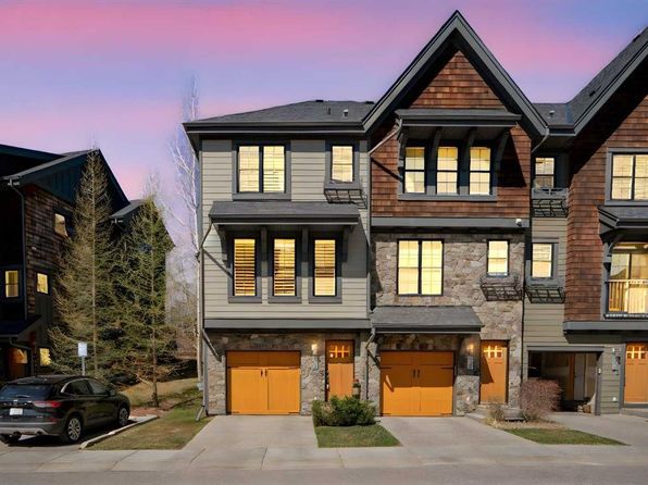 430 E Ascot Cir SW, Calgary, AB T3H 0X3