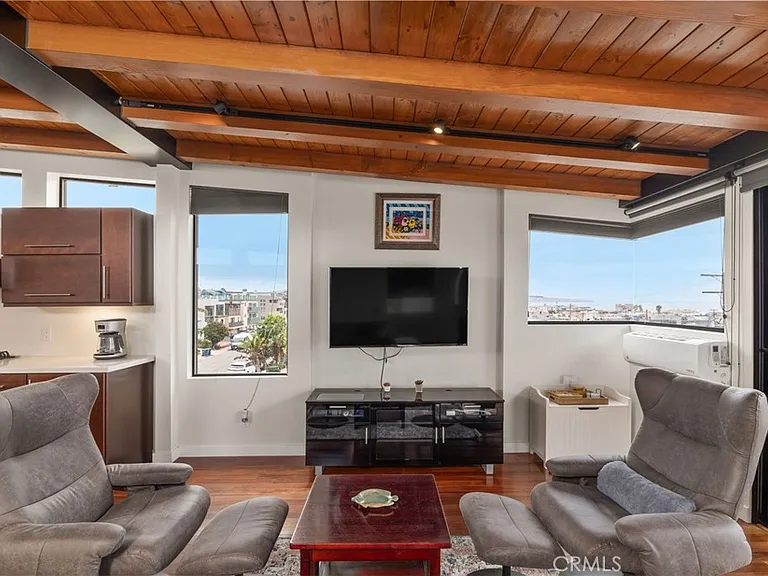 925 Monterey Blvd — Photo 7
