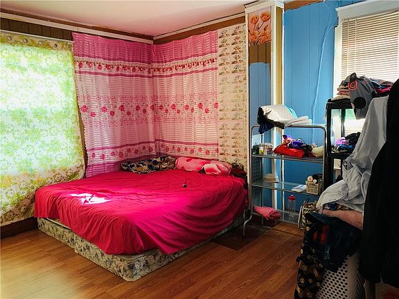 5th image of 322 Kensington Ave