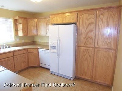 5th image of 2124 Howard St