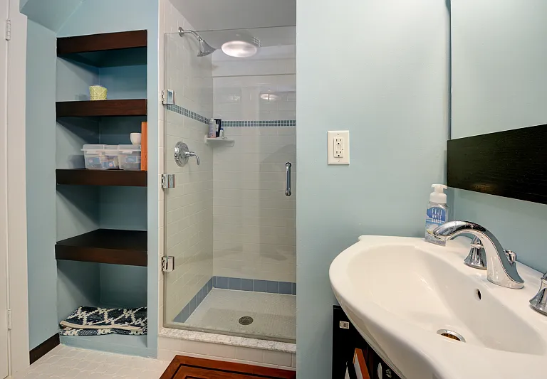 52 Hobart Ave — Photo 21