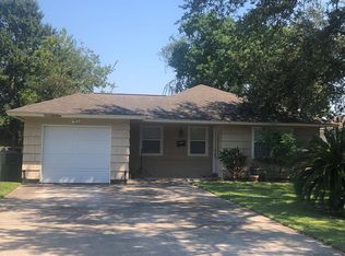 2058 Perry Ave, Groves, TX 77619