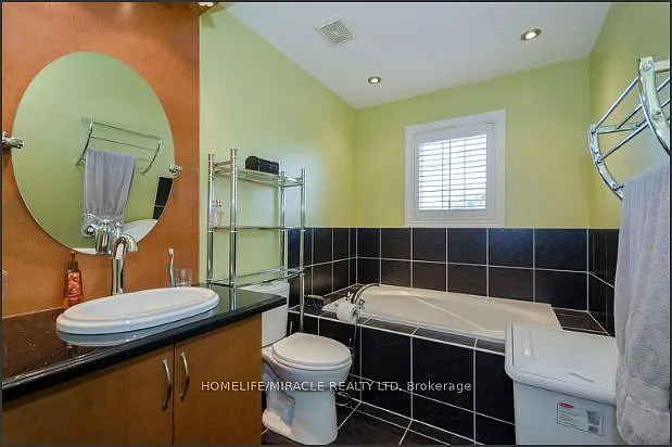 30 Masters Green Cres — Photo 21