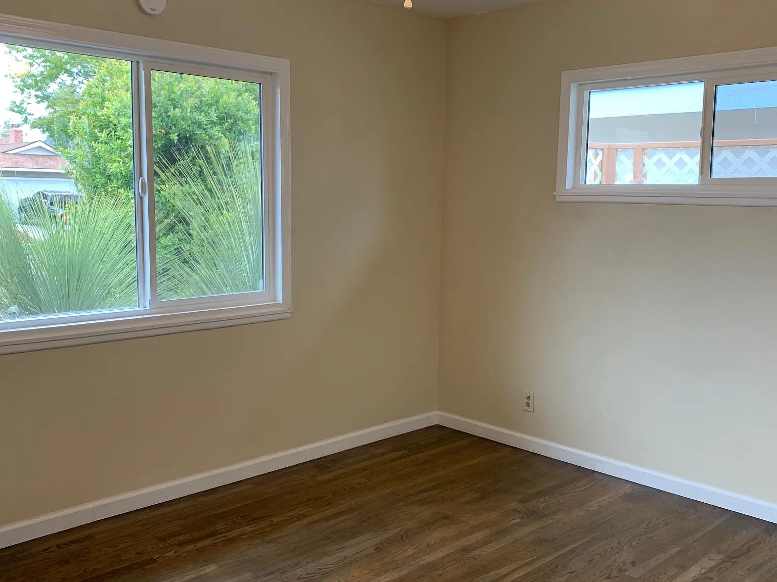 7652 Nancy Dr — Photo 2