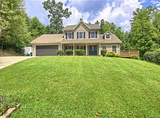 18 Conger Dr, Hendersonville, NC 28739