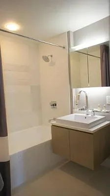Sold by Manhattan Connection | media 4