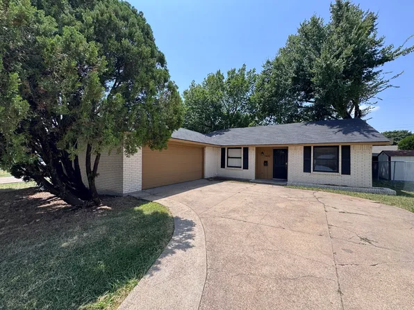 1610 Kingston Dr, Grand Prairie, TX 75051