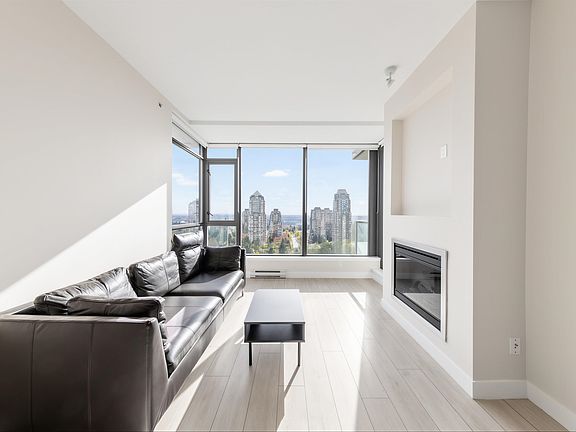 4th image of 7088 18th Ave #2309