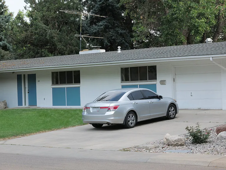709 Garfield St — Photo 1