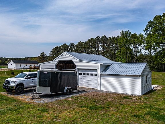 3rd image of 25 Cove Ln