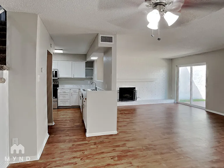 Del Estrado Townhomes — Photo 101