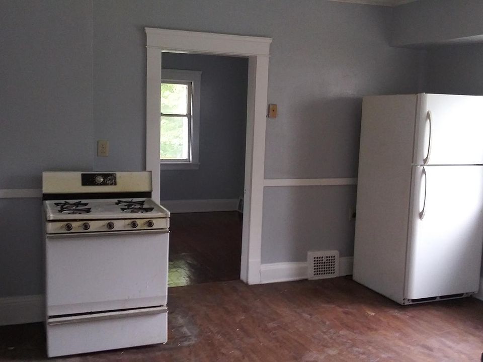 1st image of 12702 Forest Ave #Up