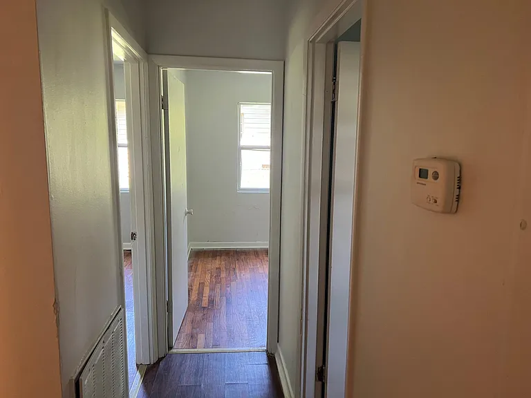 106 W Pinson St — Photo 6