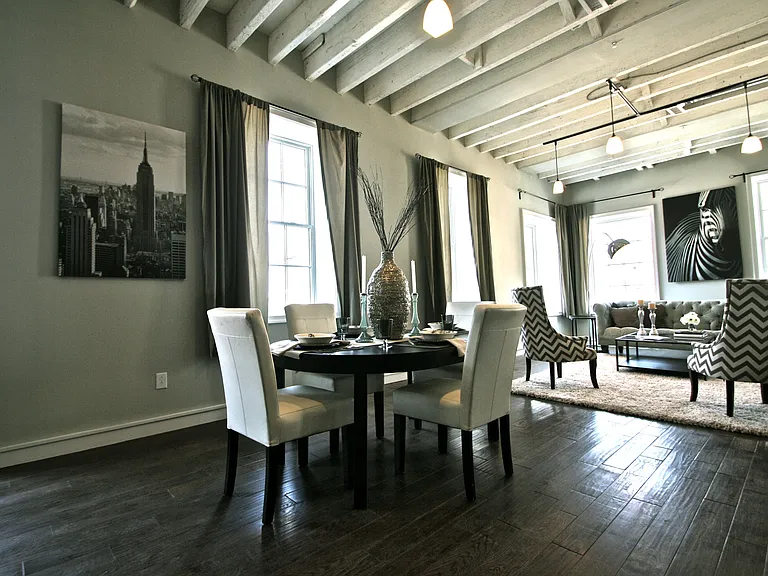 Frankford Lofts — Photo 6