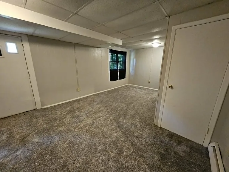 327 Moody St E — Photo 12
