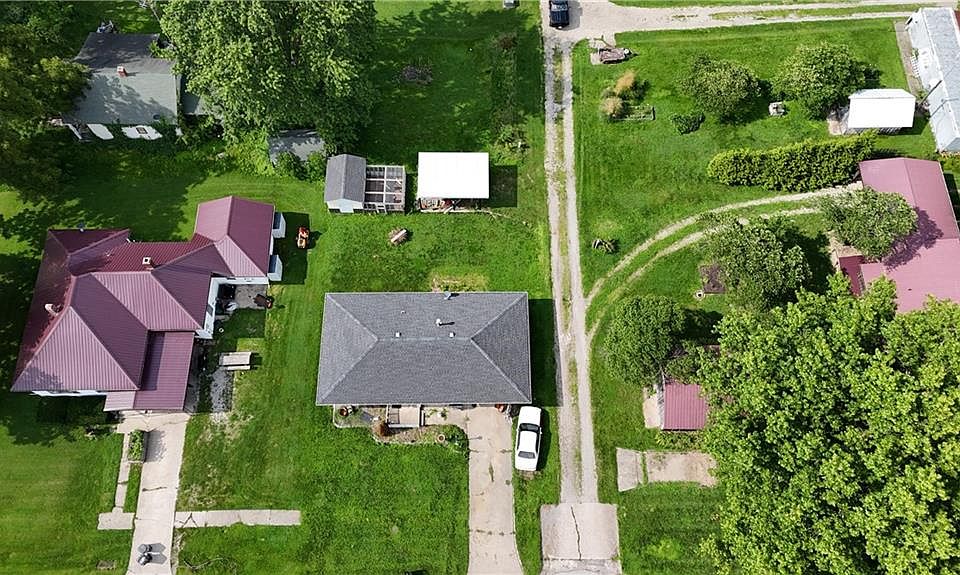 208 E 6th St, Stanberry, MO 64489 Zillow