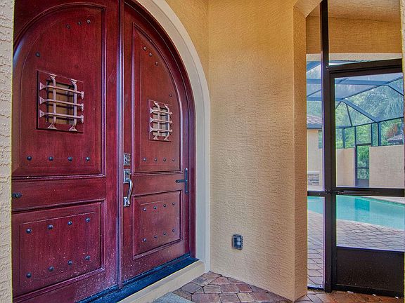 4th image of 707 Woodbridge Ct