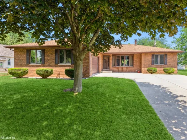 305 E 18th St, La Porte, IN 46350