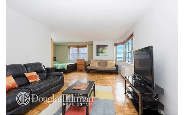 Rented by Douglas Elliman | media 25