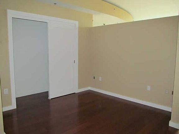 4th image of 900 20th Ave S APT 1304