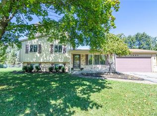 1832 Sherlynn Dr, Brighton, MI