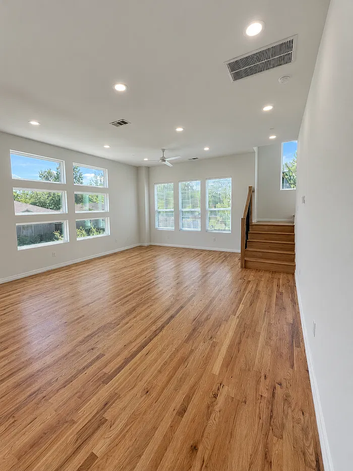2 bed, 2.5 bath, 1561 sqft, $3,349 — Photo 4