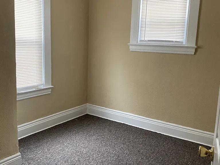 62 Clay Ave — Photo 3