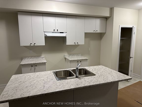 4th image of 81 Keelson St E
