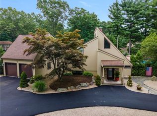 1 Tall Pines Dr, Barrington, RI 02806