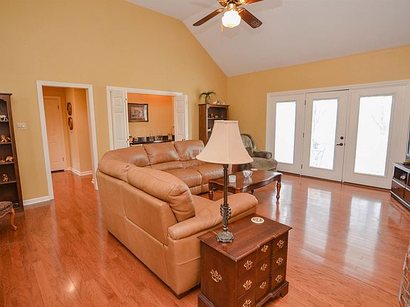 5th image of 9253 Hillman Way Dr