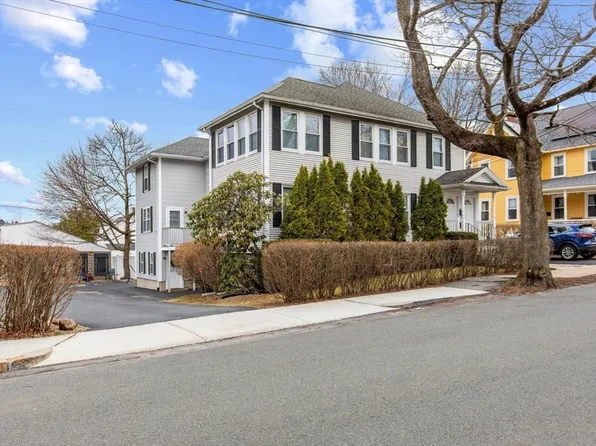 2 Four Middle St, Stoneham, MA 02180
