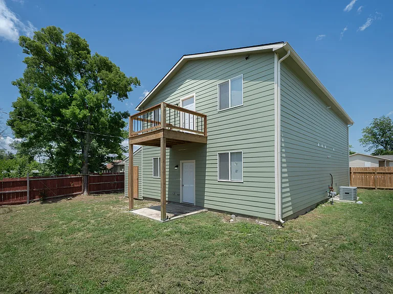 2935 E Maplewood Dr — Photo 14