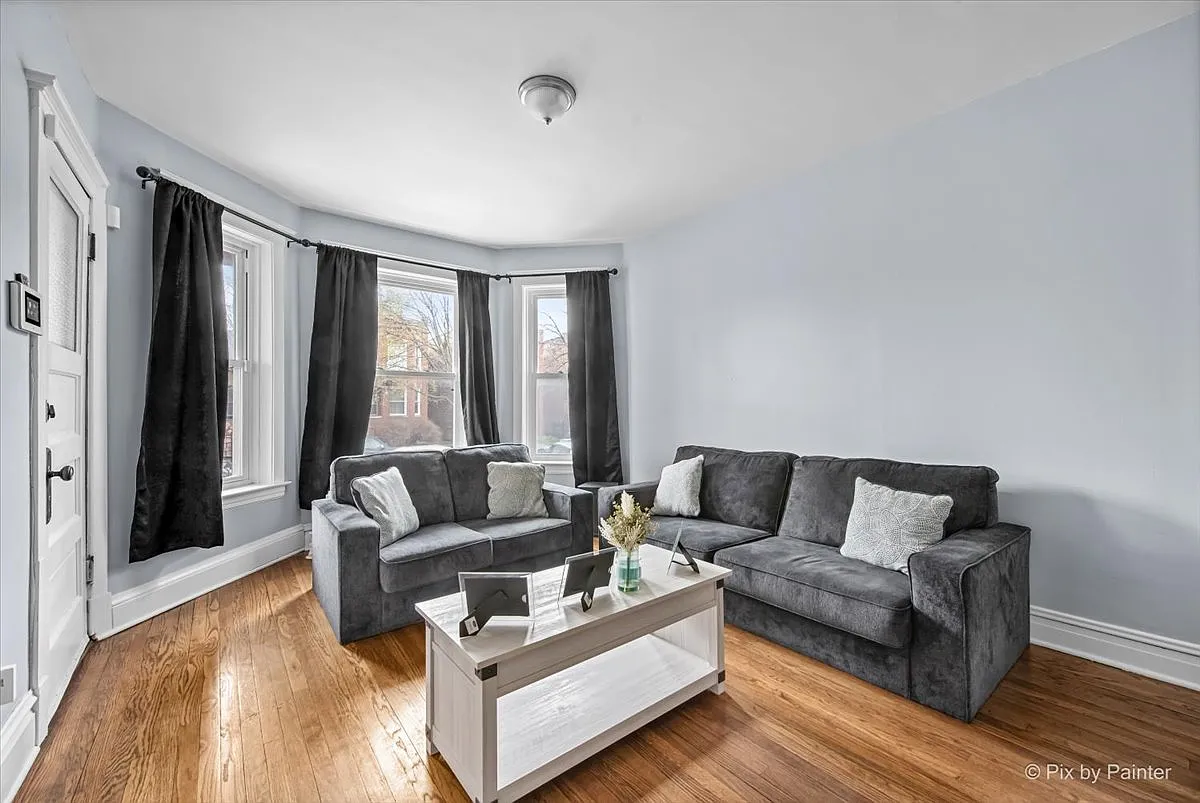 2 bed, 900 sqft, $1,800 — Photo 3