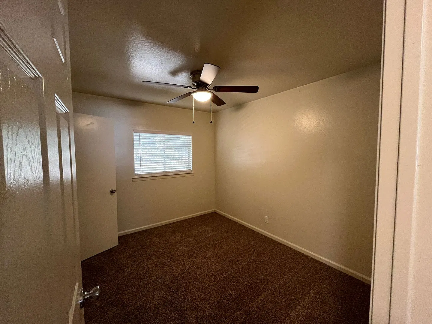 Fresh Remodel in Shasta Lake City with a move in special! — Photo 4