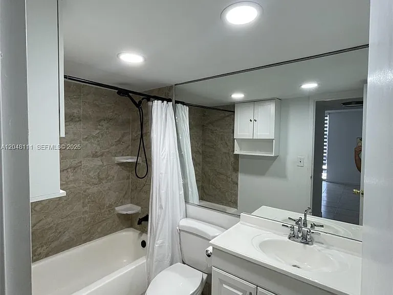 200 172nd St #210 — Photo 11